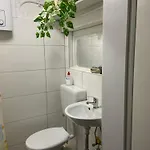 Pensión 2 Trọ Trái Chung Nhau Buồng Tắm Và Nhà Vệ Sinh *