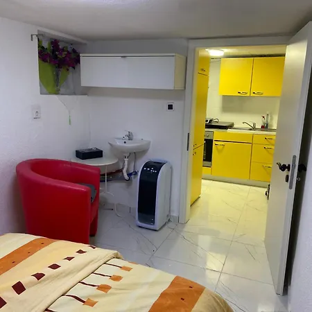 2 Trọ Trái Chung Nhau Buồng Tắm Và Nhà Vệ Sinh * Mainz