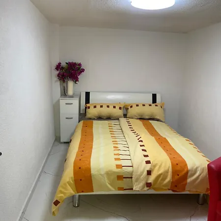 2 Trọ Trái Chung Nhau Buồng Tắm Và Nhà Vệ Sinh *