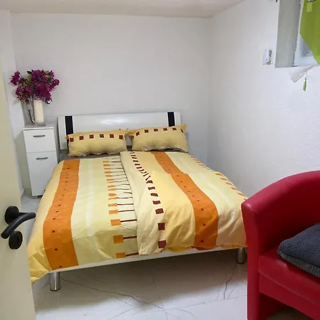 2 Trọ Trái Chung Nhau Buồng Tắm Và Nhà Vệ Sinh * Maguncia